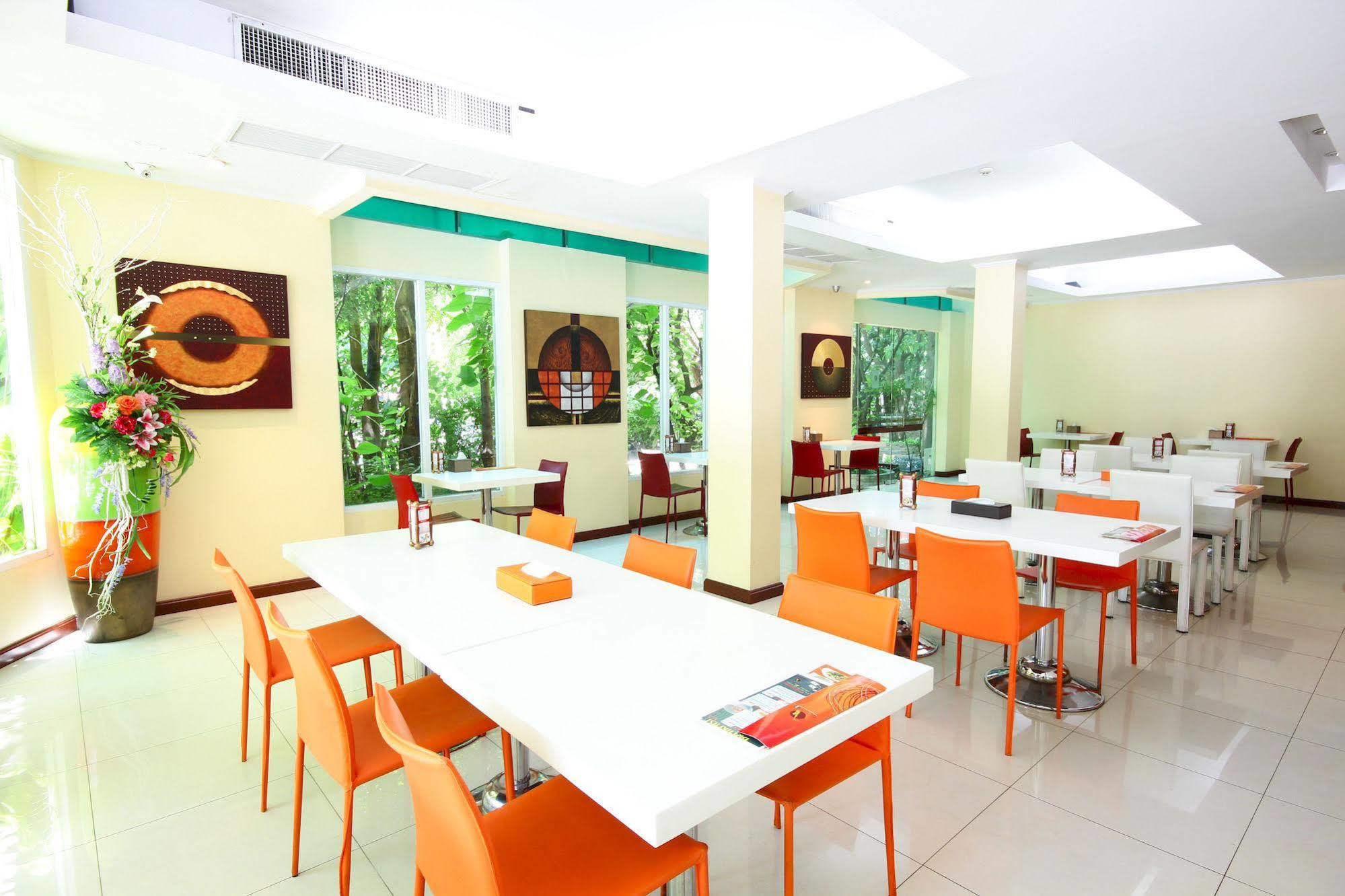 Hotel Calypzo Bangkok Exterior foto